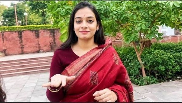 'Police arrests 30-year-old Lady & her Brother for posing as an IAS officer to defraud people'