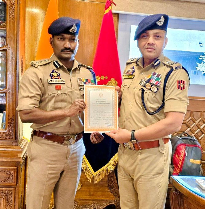 'IGP Kashmir felicitates Srinagar Police for busting Organised Inter-State Narcotics Network'