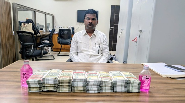 Anti Corruption Bureau traps & arrests a Tehsildar for accepting bribe of Rs 20 lakh along with revenue officials