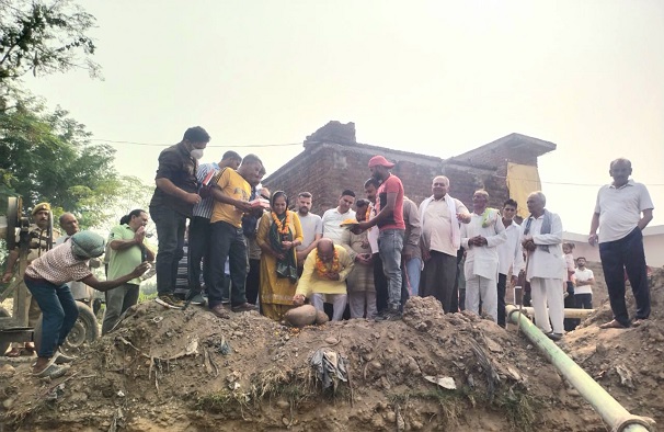  MLA Ramgarh inaugurates Construction of a Tube well 