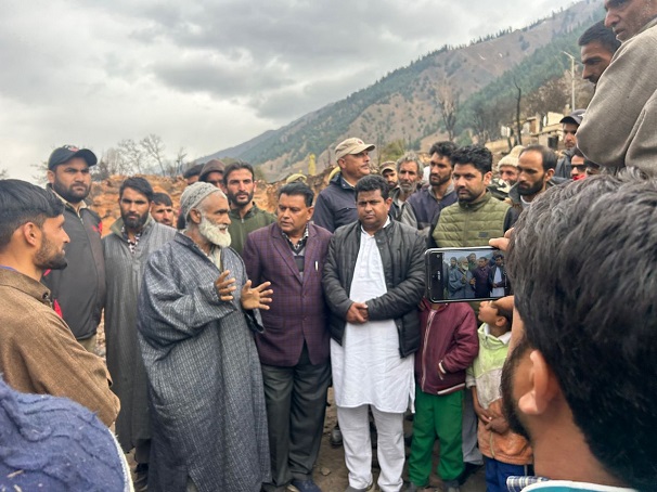  Congress demands construction of Pre-fabricated houses for the fire victims  of Warwan   
