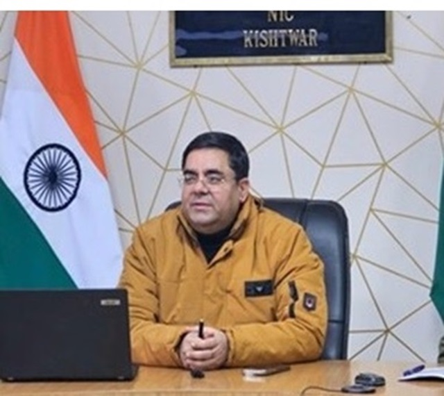 Kishtwar DM Bans Sale of Fuel in Bottles, Cans 