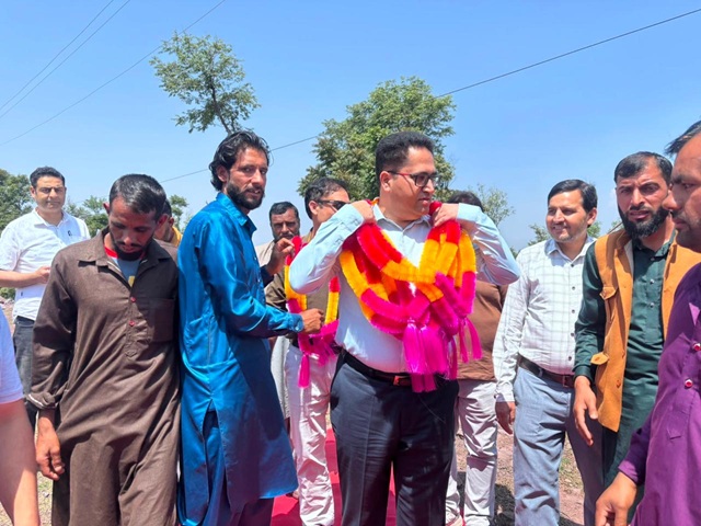 Sidha reviews Tourism potential of panchayat & creation of Assests under CSR
