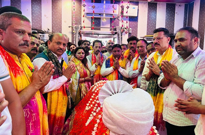 'BJP MP Sat Sharma, MLAs including Ganga , Manyal ,  Surinder visit Shrine of Baba Chamliyal Ji '