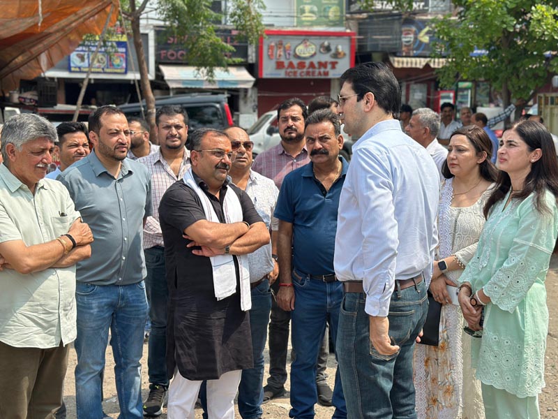 MLA  Vikram Randhawa conducts tour in Trikuta Nagar