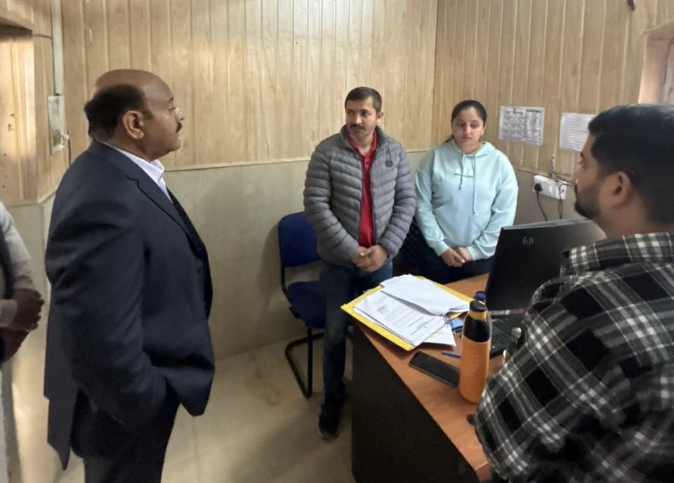'DY CM J&K Surinder Choudhary conducts surprise inspection at XEN Office'
