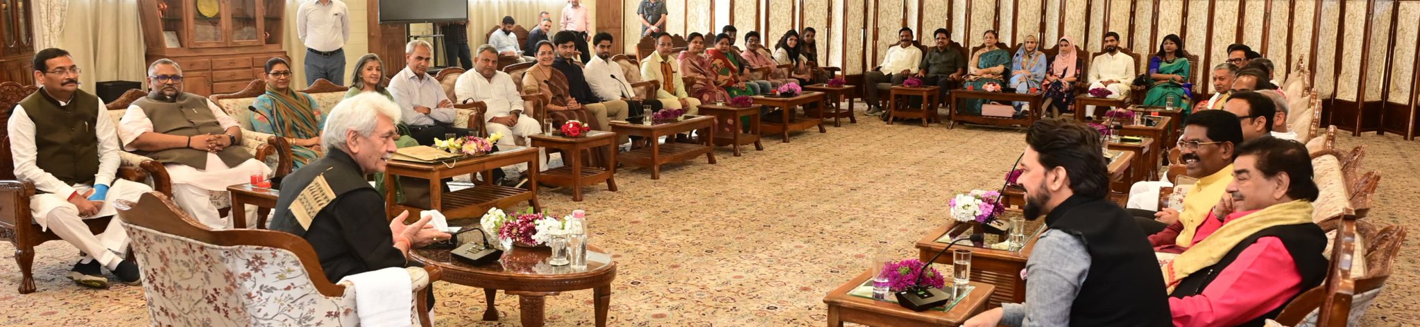 'Parliamentary Committee on Coal, Mines  led by Anurag Thakur meet LG J&K '