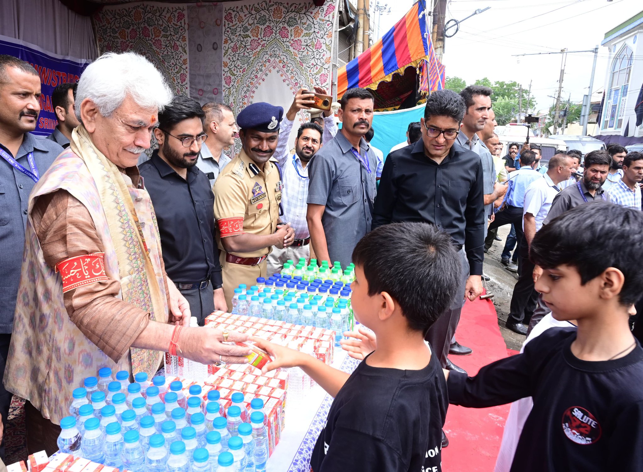 LG J&K participates in 10th Muharram procession in Srinagar
