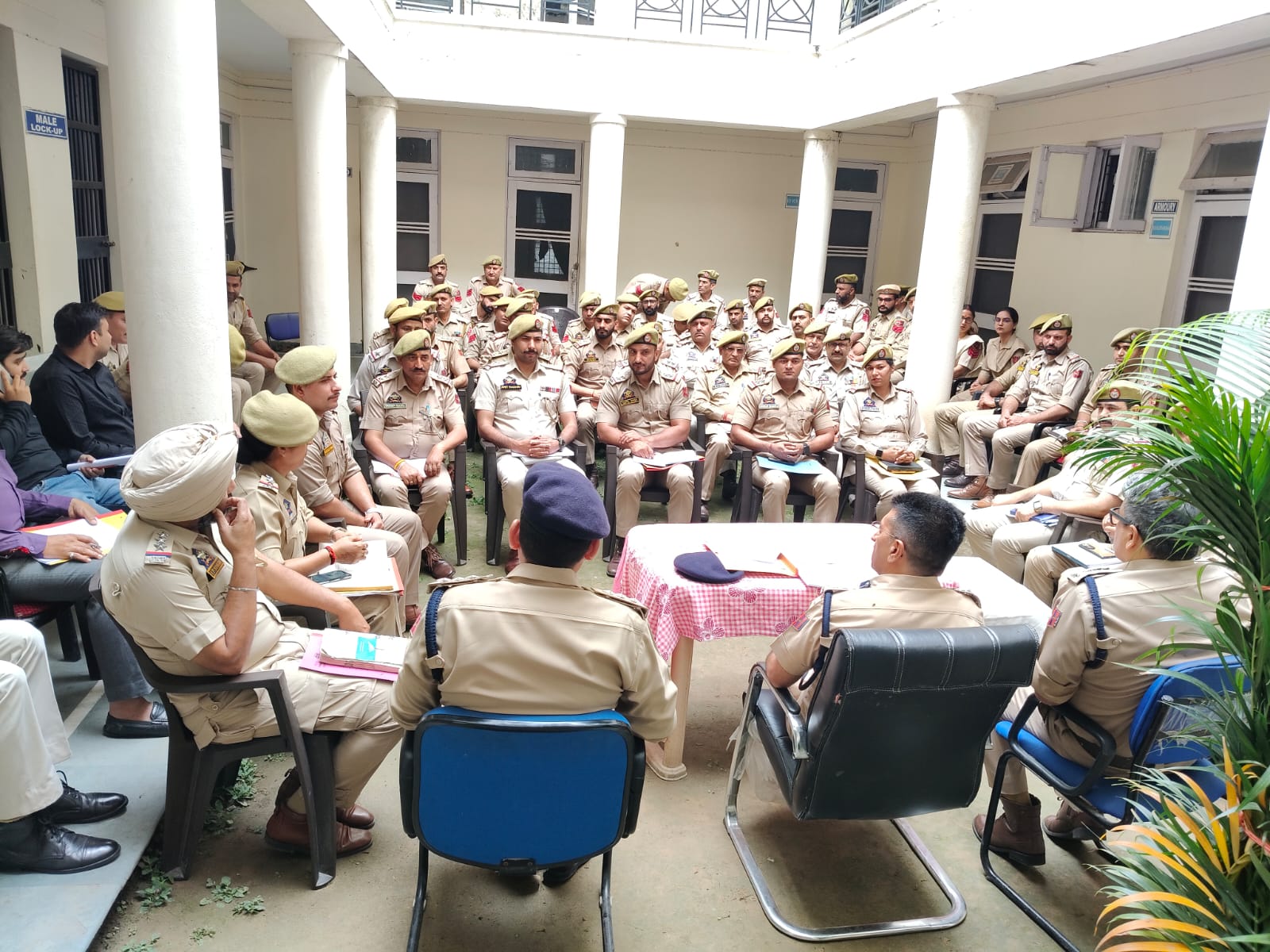 'SSP Jammu chairs meeting of Officers '