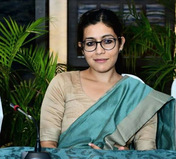 IAS Officer Avny Lavasa joins in J&K , among 4 Officers to proceed on Mid career Training  , Posting after August 15 on completion of training 