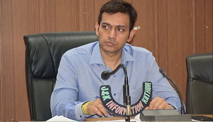 DC Jammu takes all Private Water Tankers under his Control