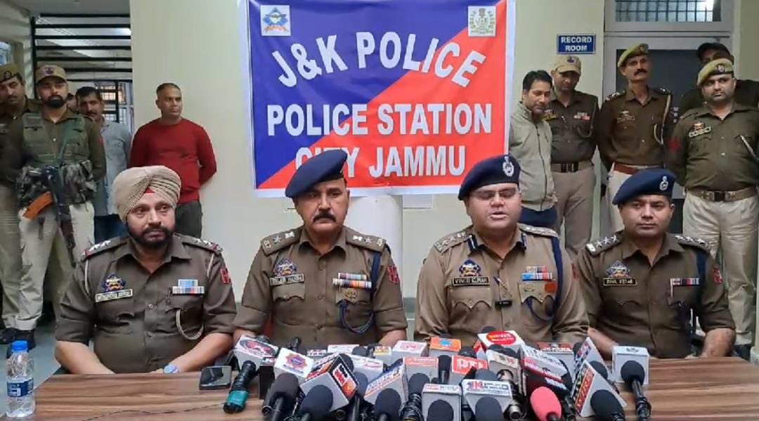 Jammu Police cracks sensational Jewellery Shop theft case