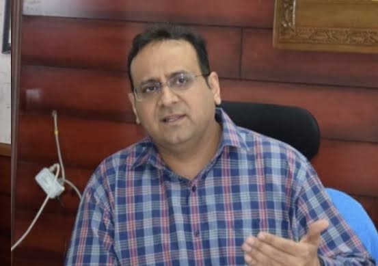 'Comm/Sec Saurabh Bhagat reviews progress of Anantnag on 100 Day Campaign of Nasha Mukt J&K Abhiyaan'