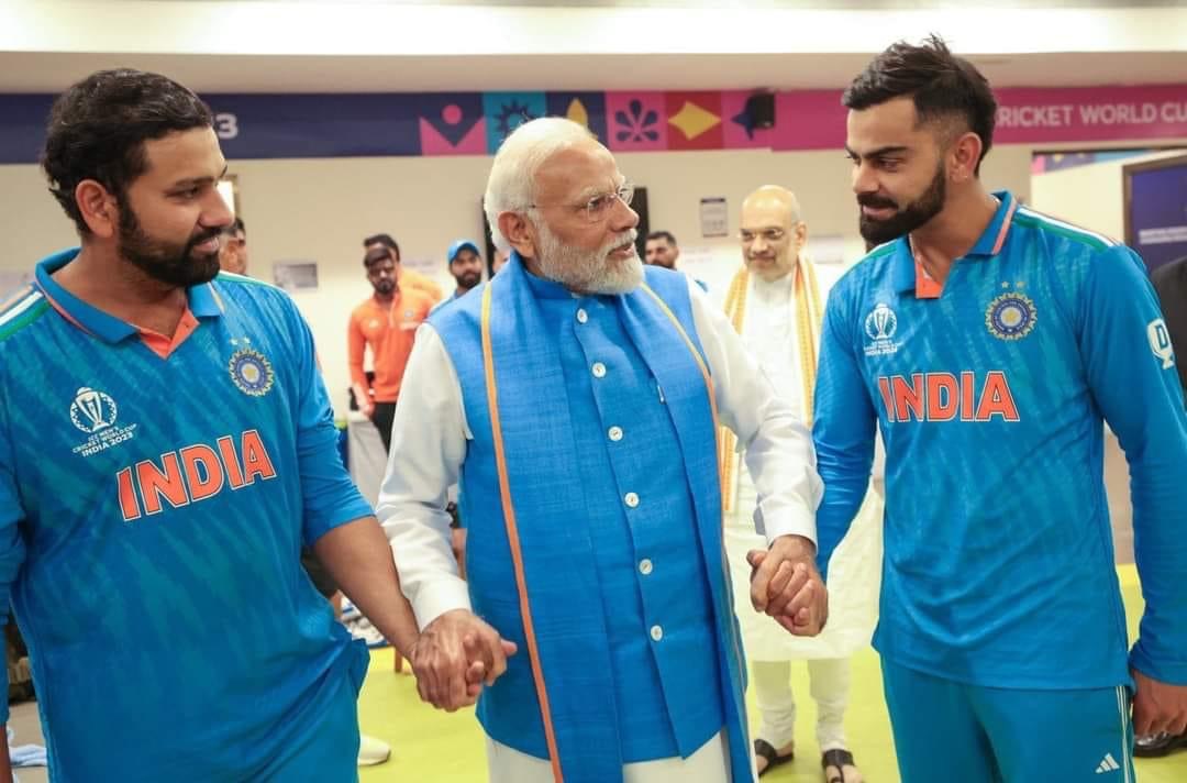 PM Modi consoles Rohit Sharma, Virat Kohli in dressing room after loss in World Cup final