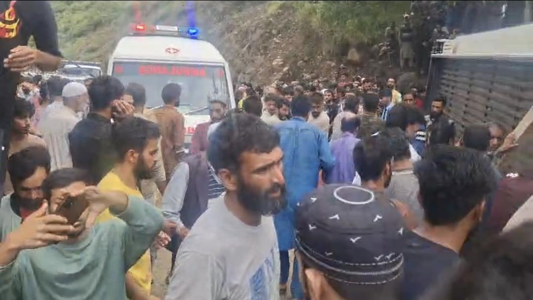J&K: Teacher killed, 9 Injured in Bus Accident