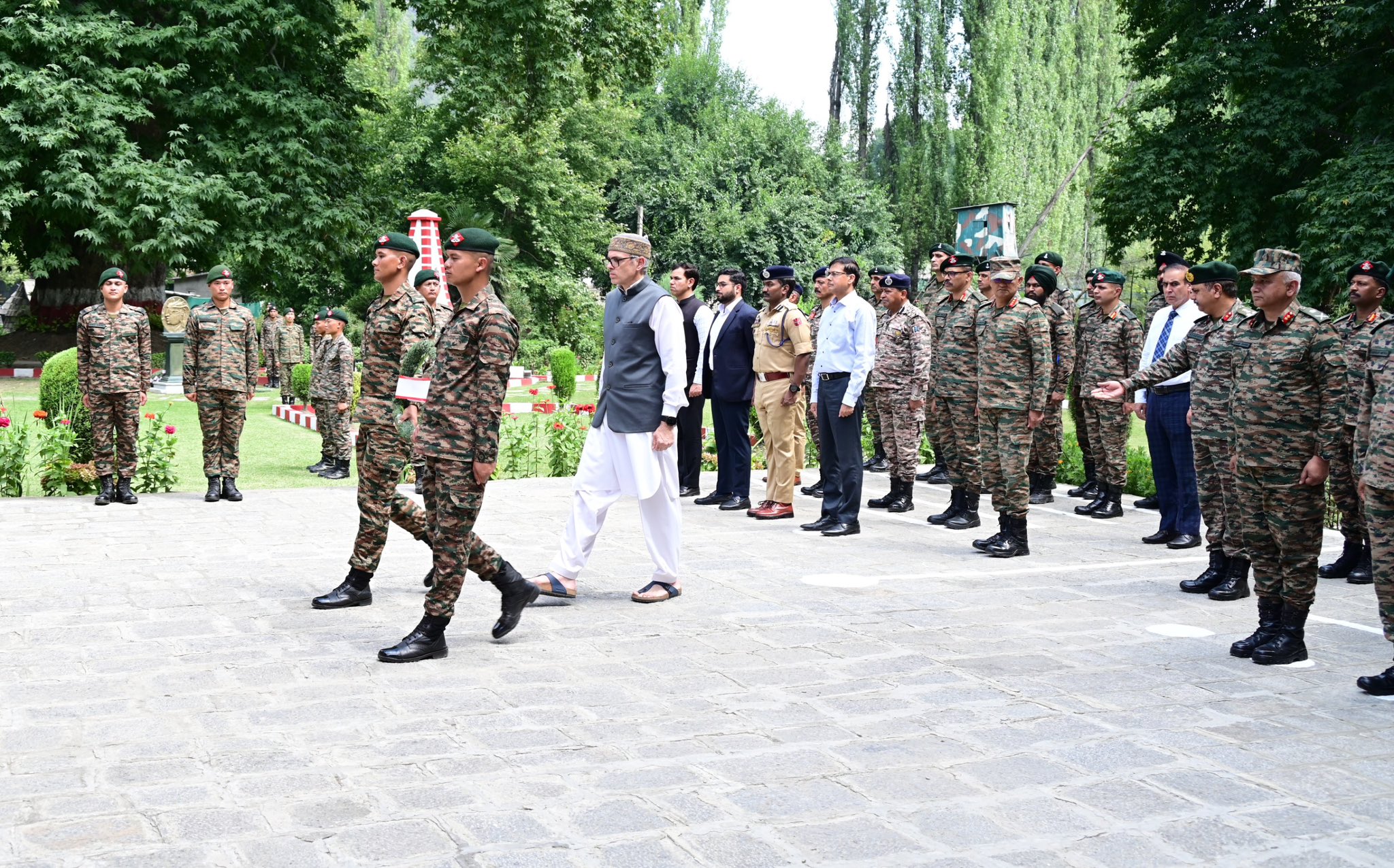 CM Omar Abdullah laid wreath & paid tributes to Martyred Soldiers 