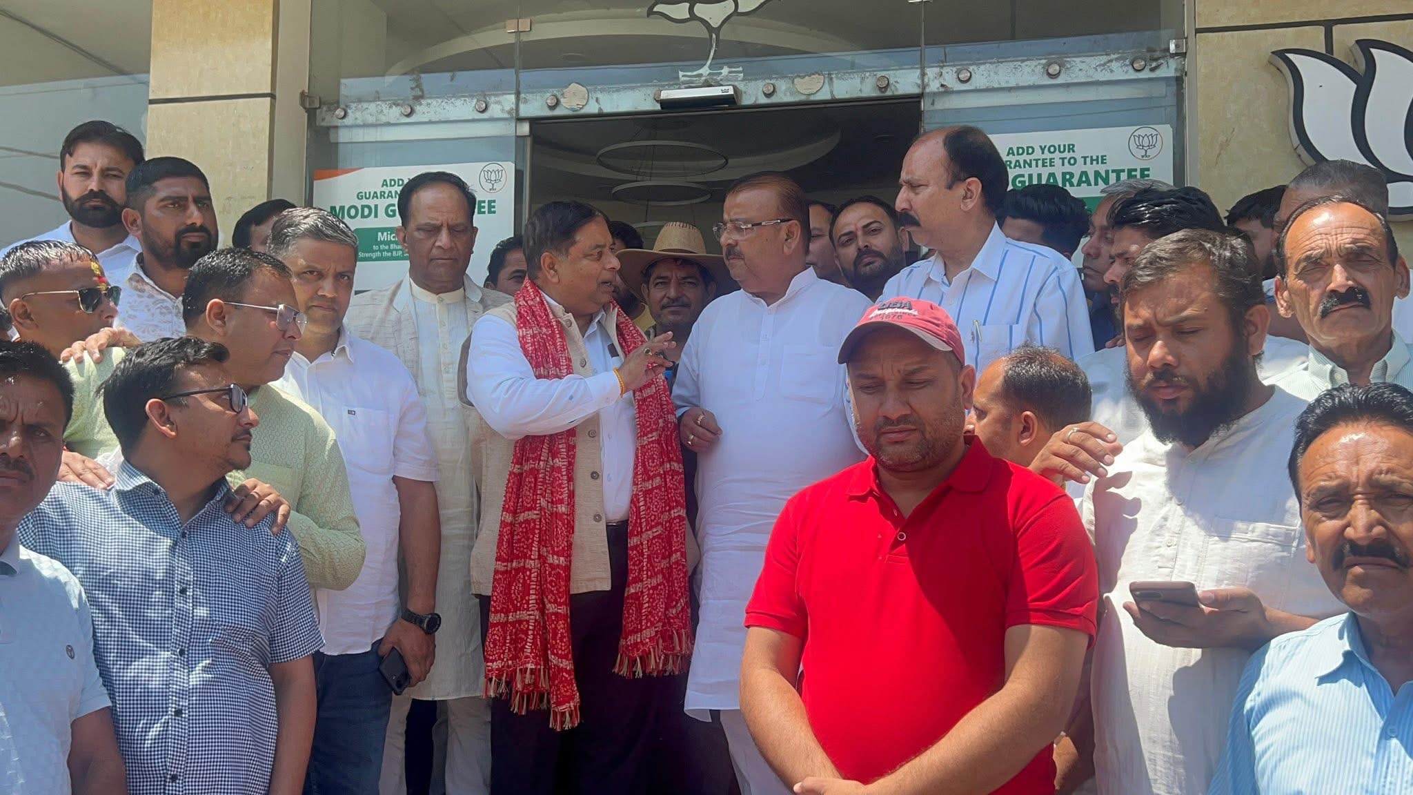 BJP MLAs Ganga , Surinder, Rajeev , Garu seek Regularisation of existing  Buildings/Structures  in Jammu ; say meeting with VC JDA positive ; question Tehsildar/Others 