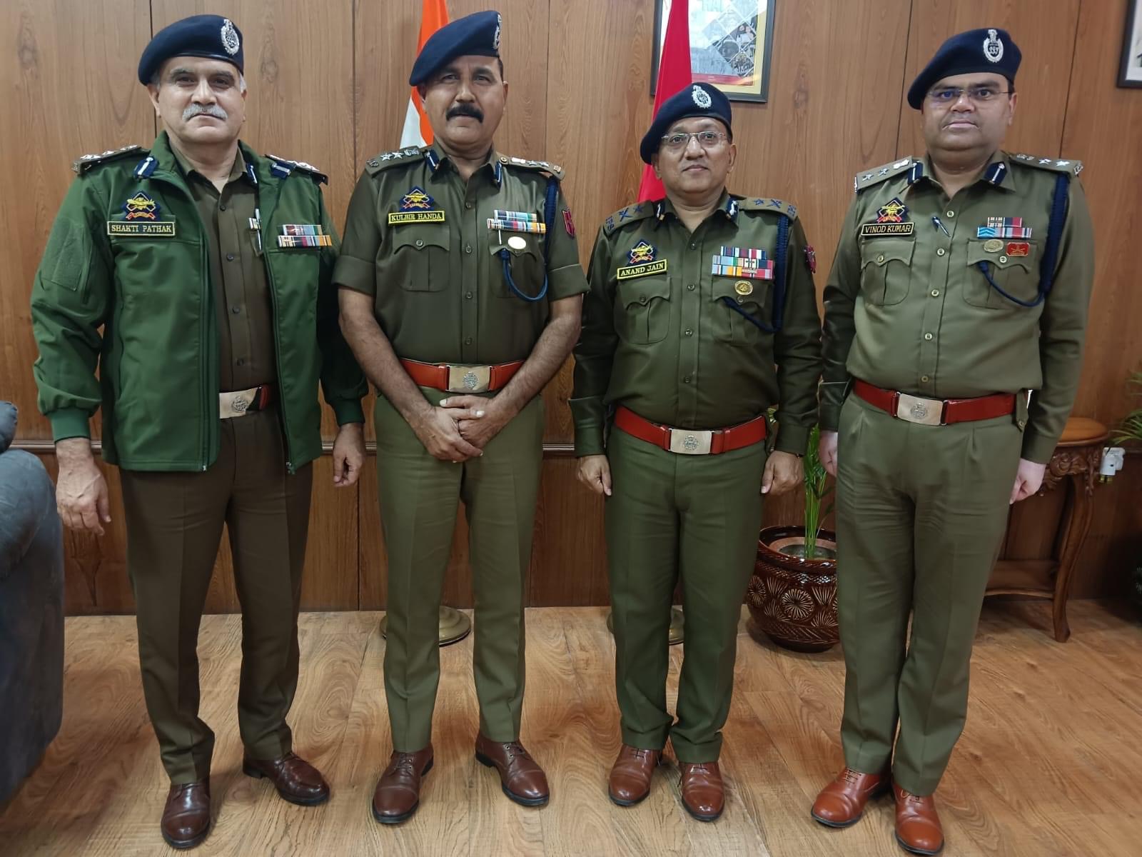 IGP Jammu adhere new rank to newly promoted SSP