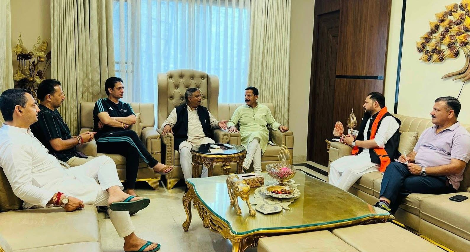 J&K BJP Chief ,MLAs meet at Shakti Parihar's residence, focus on  quick Aid for Cloudburst  victims 