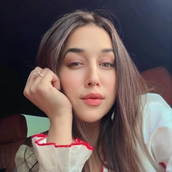 Influencer & Makeup Artist attempts suicide in Jammu 