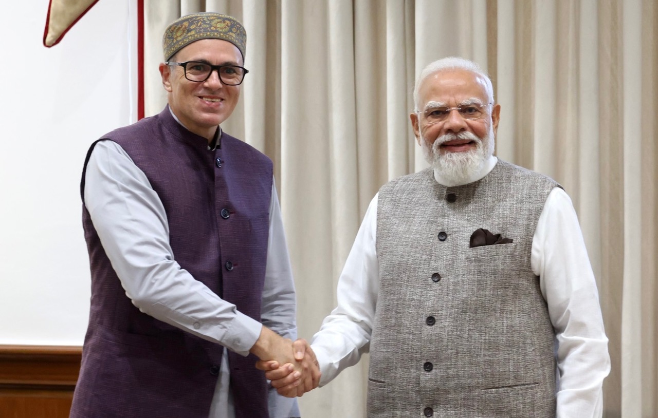 CM J&K Omar Abdullah meets PM Narendra Modi , raises Statehood ; congratulates PM on completing 12 years