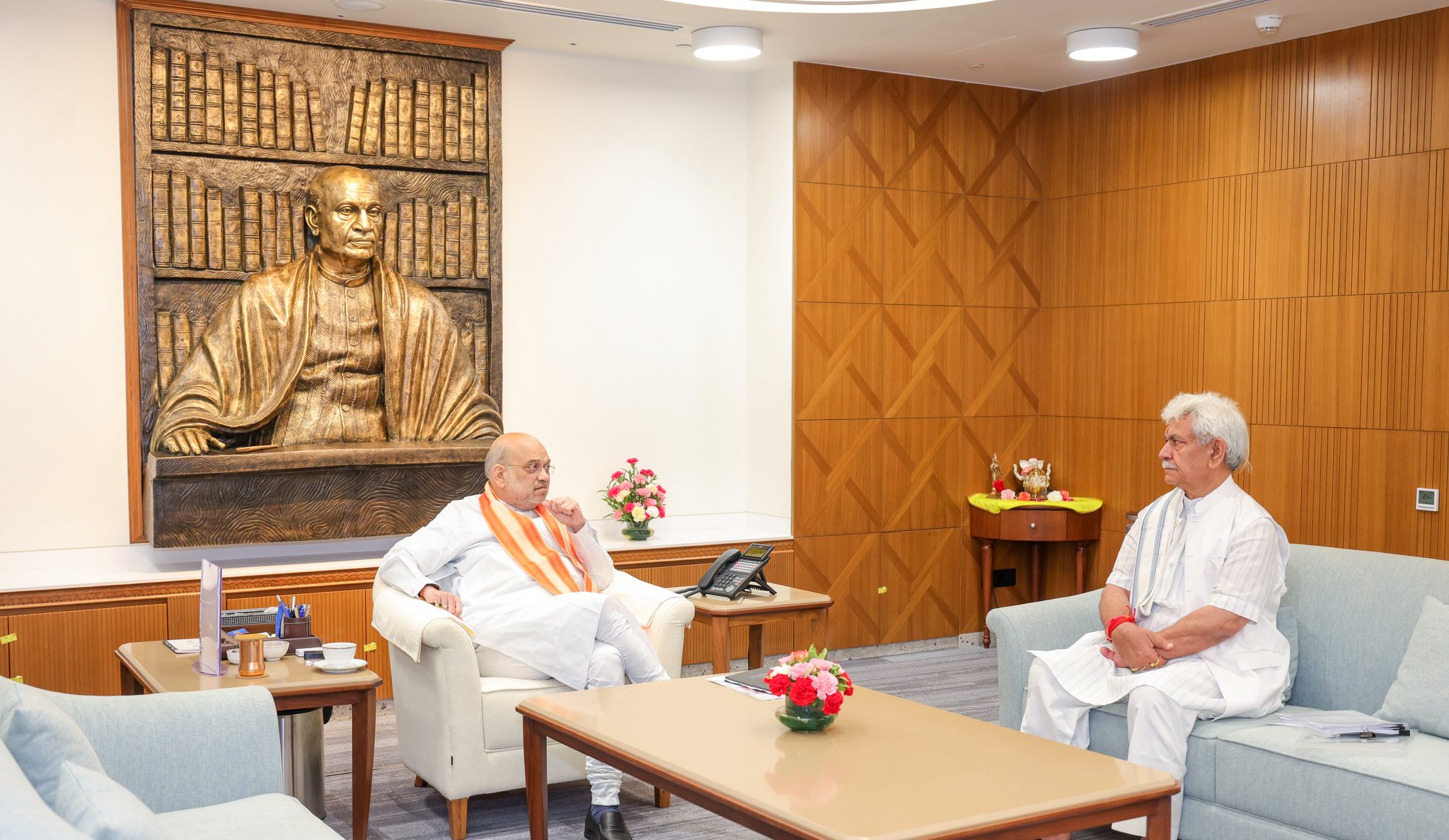 'LG Manoj Sinha meets HM Amit Shah'