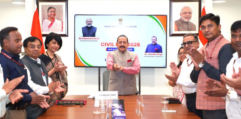 'Dr Jitendra Singh launches IAS e-Civil list ; Manoj Dwivedi attends launch event '