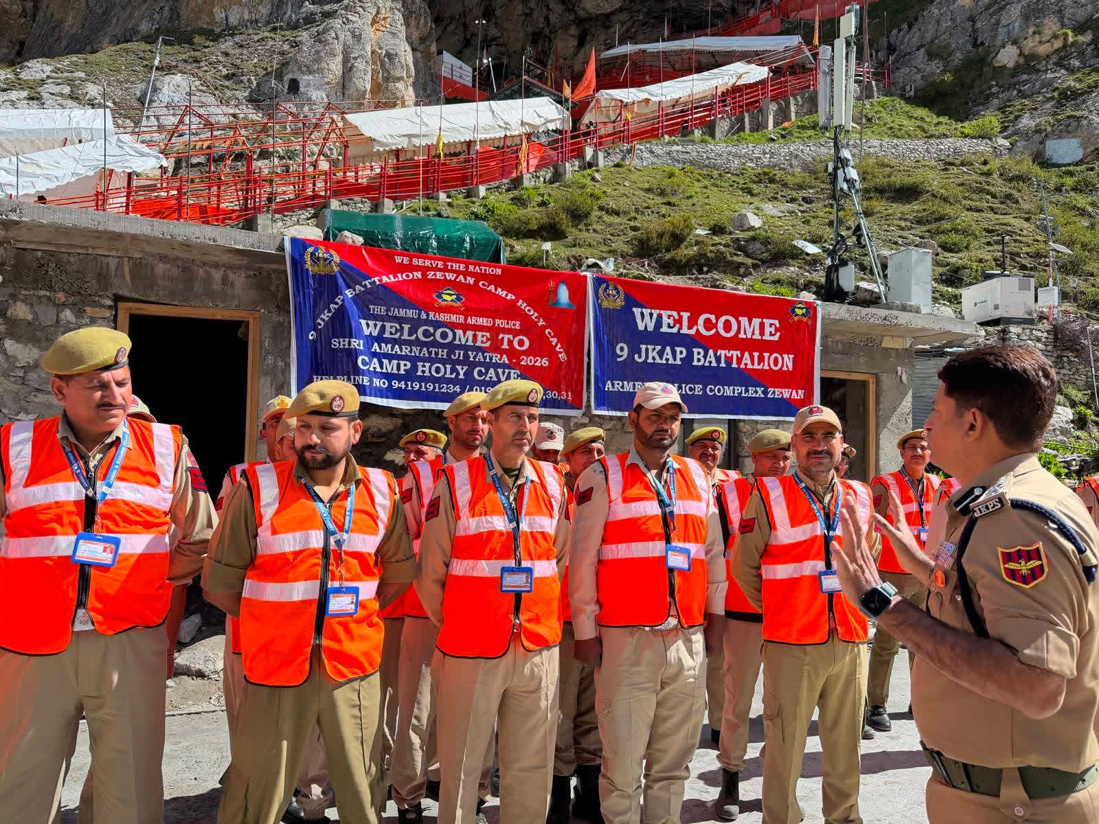 'SSP Shehzad Salaria visits Amarnath Ji Shrine Holy Cave'