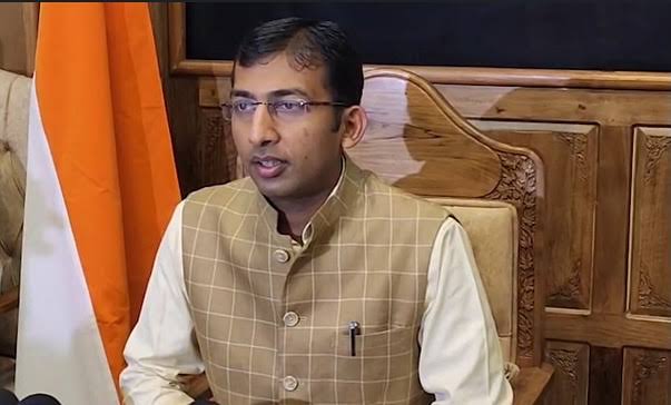 10 JKAS Officers placed at disposal of DivCom Kashmir 