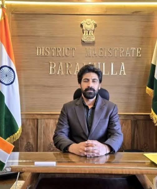 Central Govt extends Inter cadre deputation of IAS Officer posted as DC in Kashmir province to J&K by 1 year