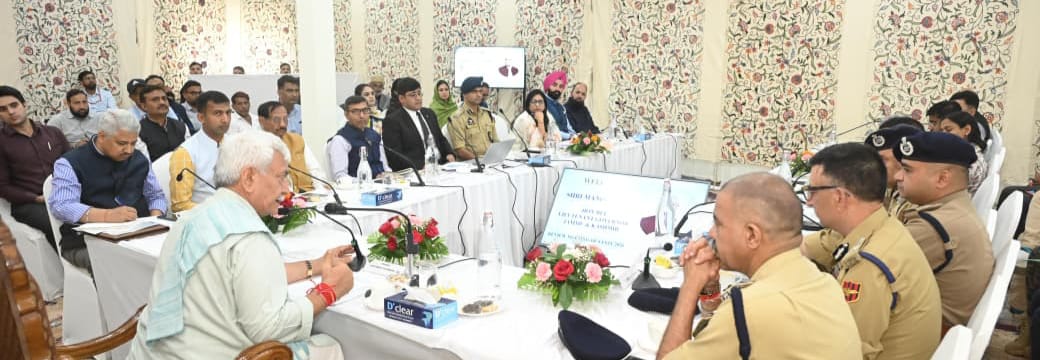 'LG Manoj Sinha chairs meeting at Baltal base camp'