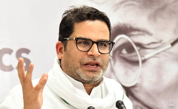 'Prashant Kishor takes big lead lead in Bankipur , Seat which was held earlier by BJP Chief Nitin Nabin'