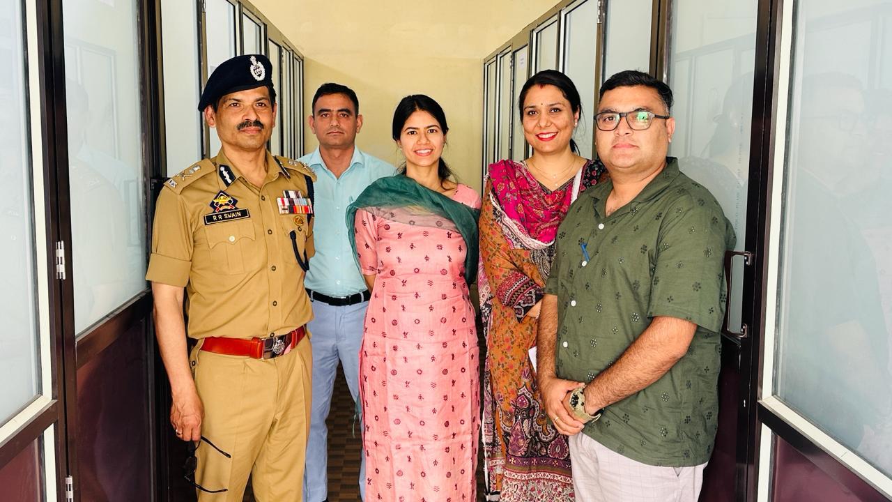 DGP J&K makes surprise visit to SIA Jammu; impressed upon how SIA is making a mark in investigating terror cases