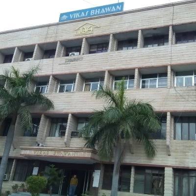'VC/DLM  Jammu Dev Authority  not complying High Court ,Div Com and DC Samba orders?'