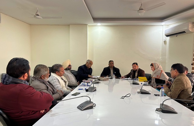 Sat Sharma chairs meeting BJP Leaders from Poonch