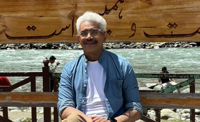 Actor Atul Kulkarni reaches Pahalgam with ‘Chalo Kashmir’ Appeal to Tourists