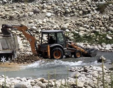 'J&K Govt empowers Mining Dept Officers to file Direct Complaints against Illegal Mining'