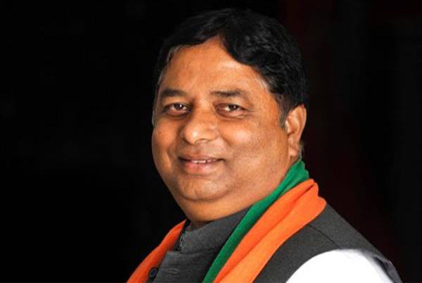 Sat Sharma chairs crucial BJP meeting in Srinagar 