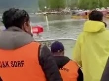 Srinagar Police, SDRF conduct Mock Drill in Dal Lake