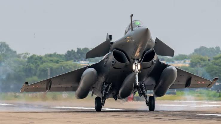 India revenges Pahalgam, launches ‘OPERATION SINDOOR’, hitting terrorist infrastructure in Pakistan & PoJK ;  Airports shut in J&K , Schools to remain closed