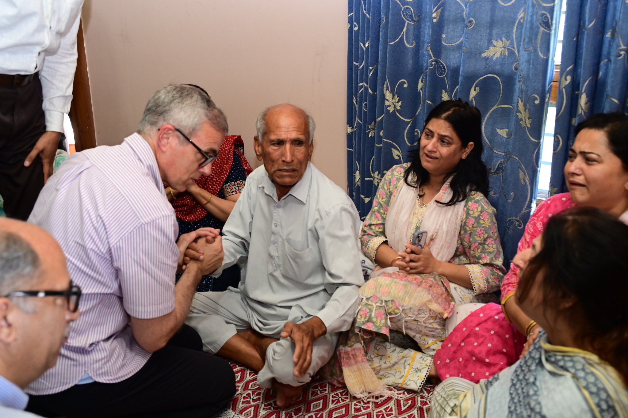 CM J&K Omar Abdullah  visits residence of martyred JKAS Officer 