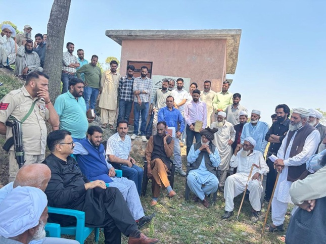 Javed Rana commends unwavering courage of the people living along the Line of Control