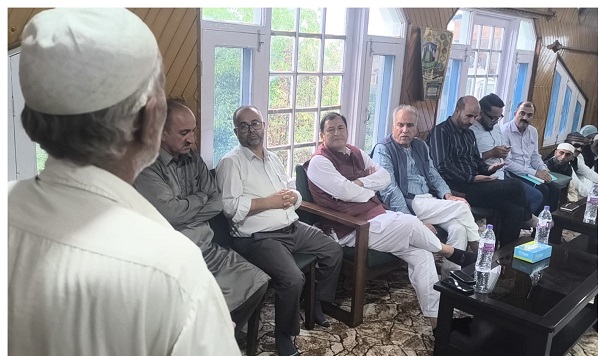 Minister Javid Dar visits Saffron belt, assures support for growers