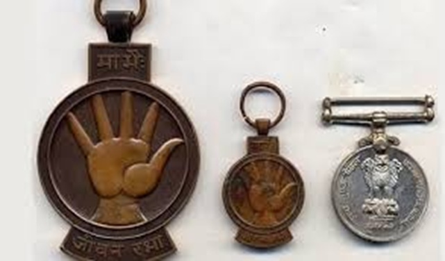 President of India confers "Sarvottam Jeevan Raksha Padak" to J&K Official