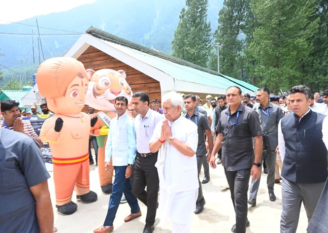 LG J&K visits Nunwan Base Camp, directs all Depts to operate in mission mode to ensure Welfare of Pilgrims