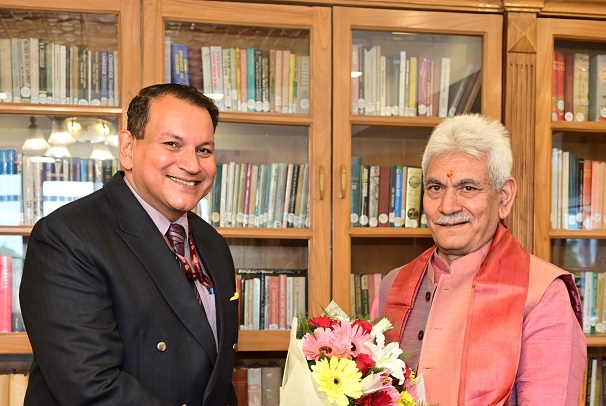  Chief Postmaster General J&K calls on LG J&K