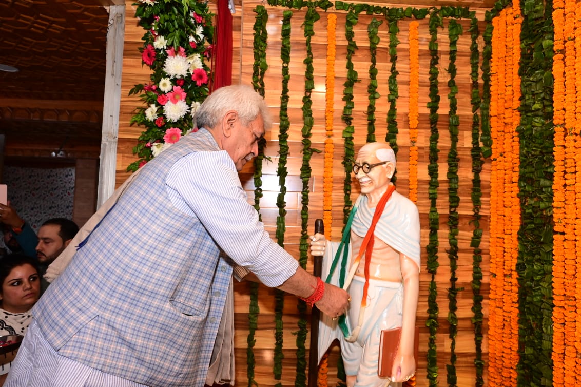 LG J&K unveils statue of Mahatma Gandhi and a Charkha installation at Civil Secretariat