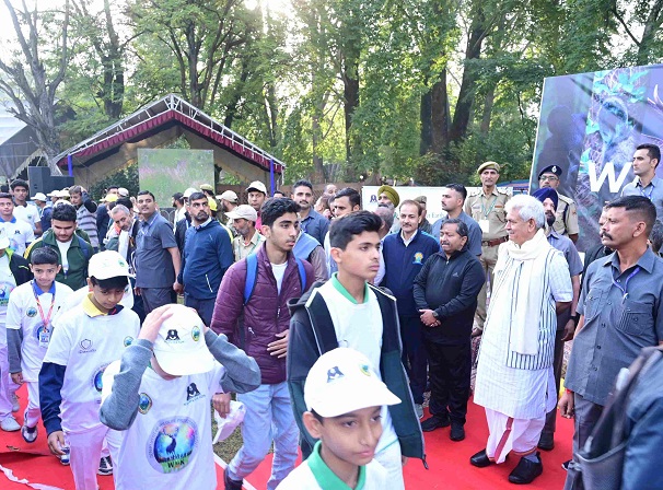 Lt Governor J&K flags off Walkathon ‘Walk for Wildlife’