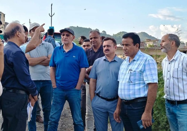 MD JPDCL reviews power restoration works in flood-hit Rajouri, Poonch 