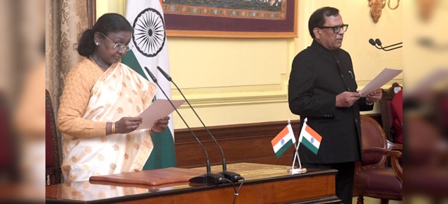 'Retd IAS Officer of J&K cadre Raj Kumar Goyal sworn in as Chief Information Commissioner'